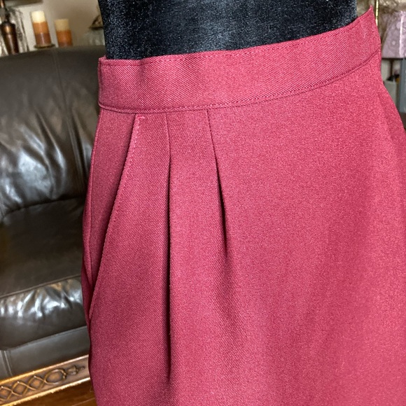 Levi Strauss & Co. Skirt Bend Over Vintage Burgundy  Midi Pleats Size 8 [n] - Picture 2 of 5